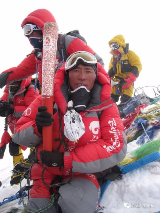 扎西次仁(登山家、西藏攝影家協會副主席) 扎西次仁(登山家、西藏攝影家協會副主席)