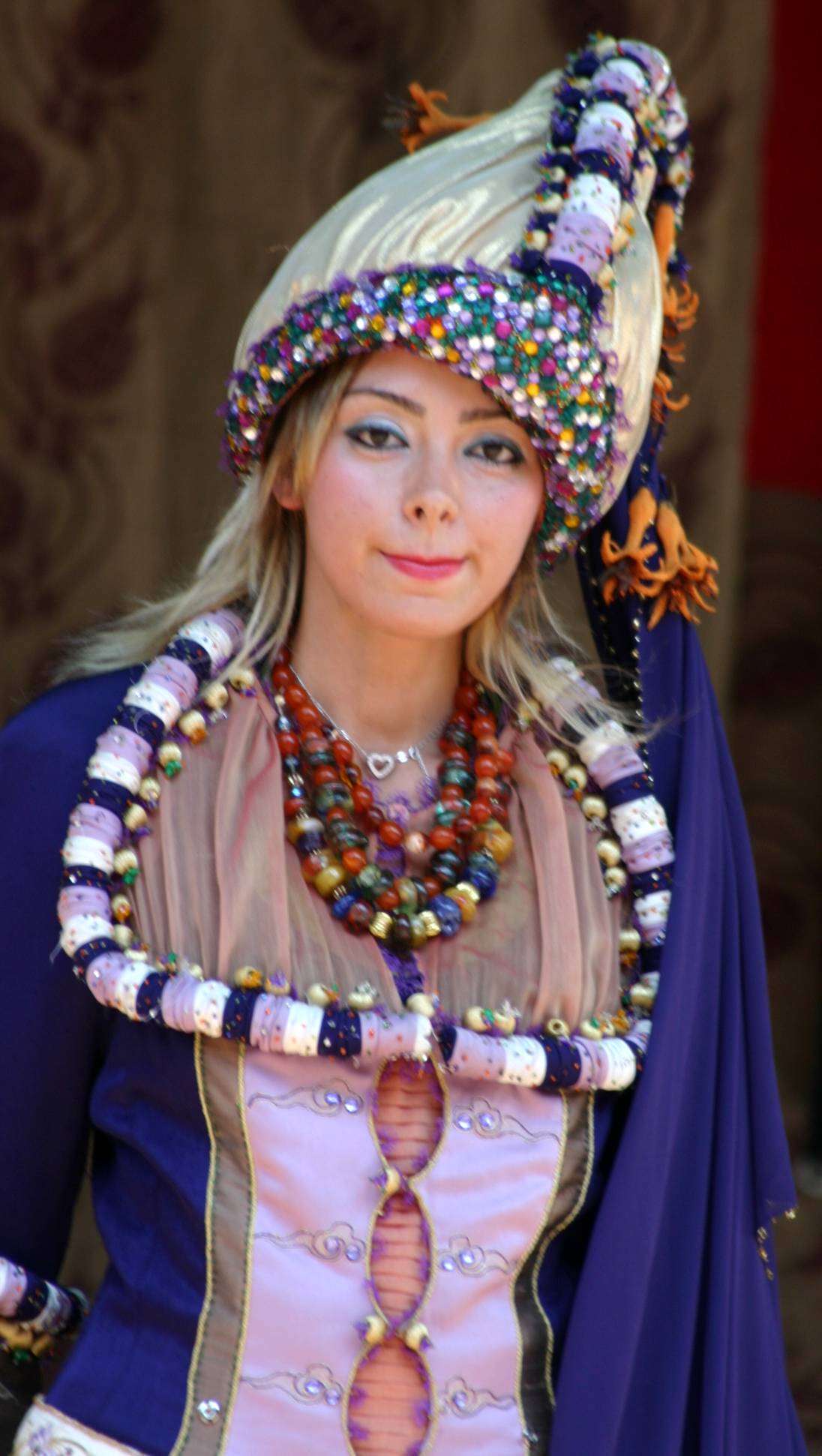 身著傳統服裝的土耳其女子