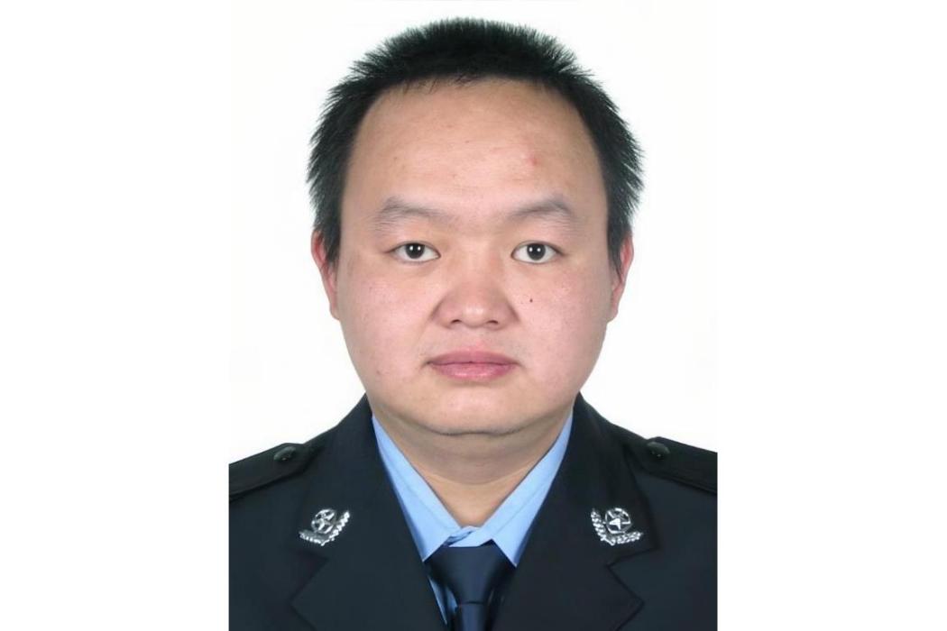 肖奎(雲南富源縣公安局老廠派出所原民警) 肖奎(雲南富源縣公安局老廠派出所原民警)