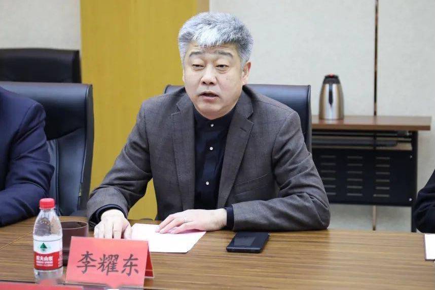 李耀東(北京京工服裝集團有限公司黨委書記、董事長) 李耀東(北京京工服裝集團有限公司黨委書記、董事長)