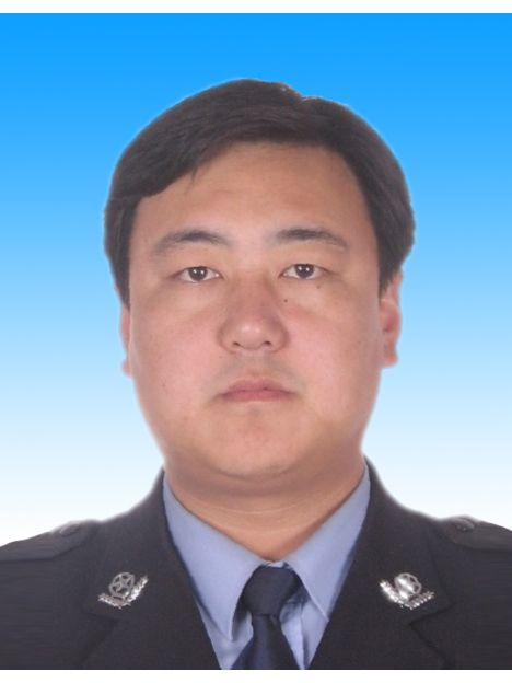 楊海峰(山東省萊陽市公安局黨委委員、副局長、四級高級警長) 楊海峰(山東省萊陽市公安局黨委委員、副局長、四級高級警長)