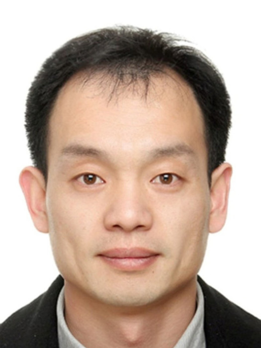 郭輝(上海工程技術大學機械與汽車工程學院教授) 郭輝(上海工程技術大學機械與汽車工程學院教授)