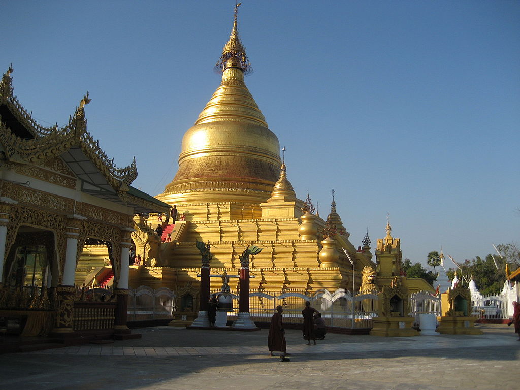 Kuthodaw Pagoda佛塔
