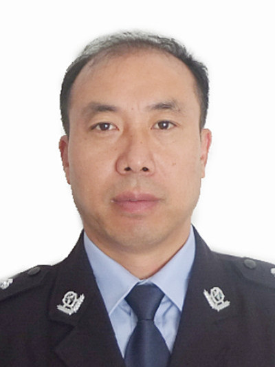 李小生(湖南省郴州市桂陽縣公安局交通警察大隊副大隊長) 李小生(湖南省郴州市桂陽縣公安局交通警察大隊副大隊長)