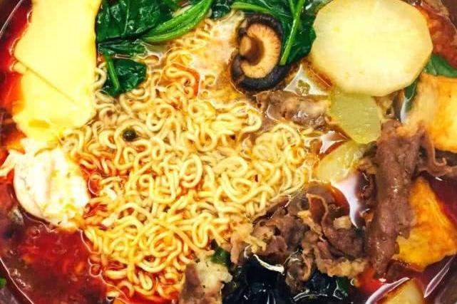 五彩速食麵 五彩速食麵