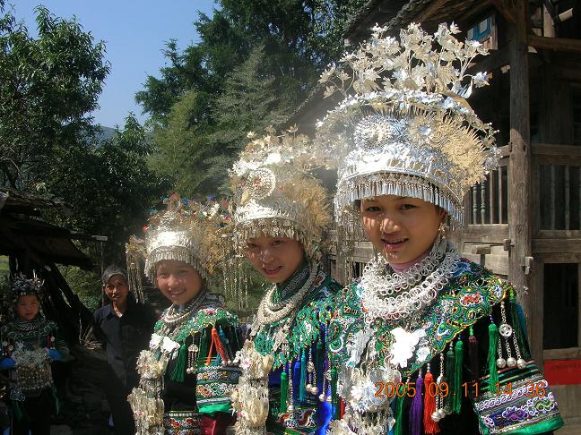 侗族服飾