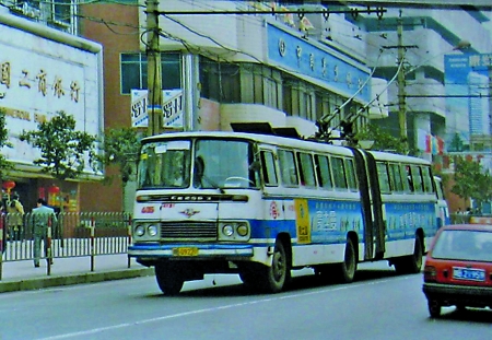 重慶上世紀90年代的鉸接電車