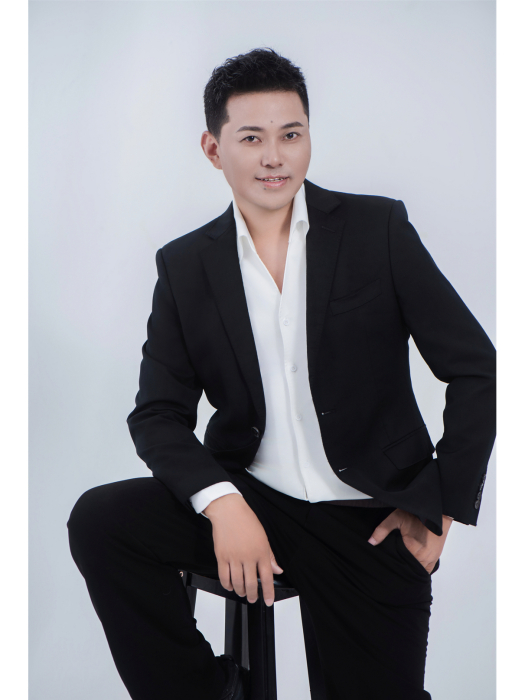 李登元(成都新月尚雅投資管理有限公司董事長) 李登元(成都新月尚雅投資管理有限公司董事長)