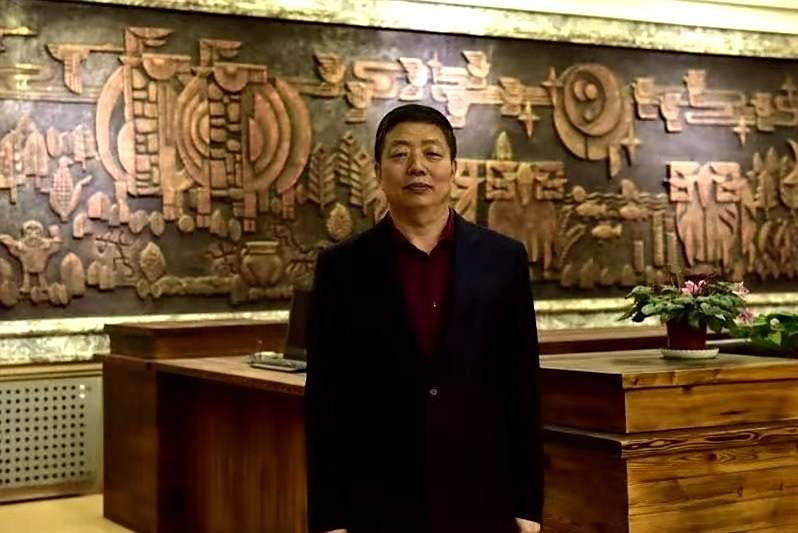 范長嶺(內蒙古農業大學圖書館副館長)