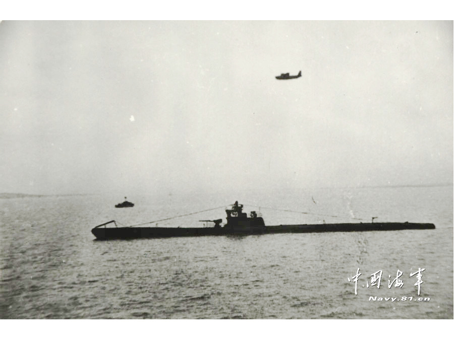 03型潛艇早期帶艦炮型