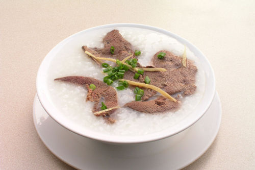 首烏粳米粥