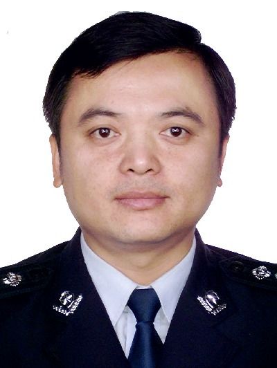 劉戈雲(江西省吉安市安福縣交警大隊副大隊長) 劉戈雲(江西省吉安市安福縣交警大隊副大隊長)