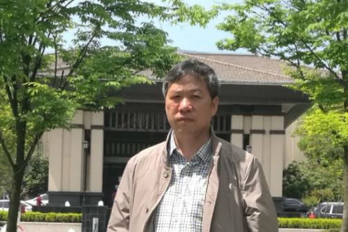 張春華(衡陽師範學院化學與材料科學學院教授) 張春華(衡陽師範學院化學與材料科學學院教授)