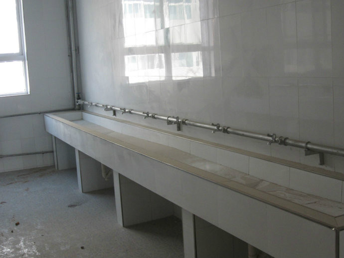 新絳中學盥洗室