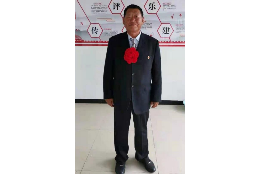 吳開勛(定州市東留春鄉北邵村集體經濟合作社董事長) 吳開勛(定州市東留春鄉北邵村集體經濟合作社董事長)