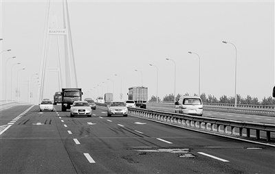武漢白沙洲大橋陷“維修怪圈”