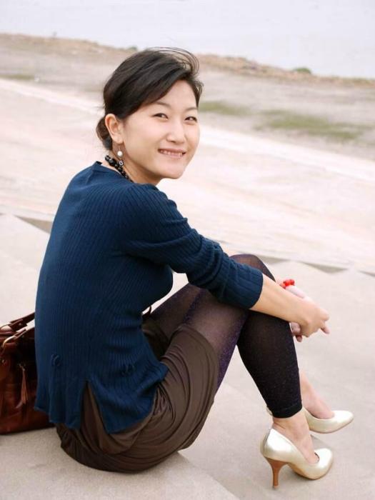 胡麗莎(湖北美術學院服裝藝術設計系副教授) 胡麗莎(湖北美術學院服裝藝術設計系副教授)