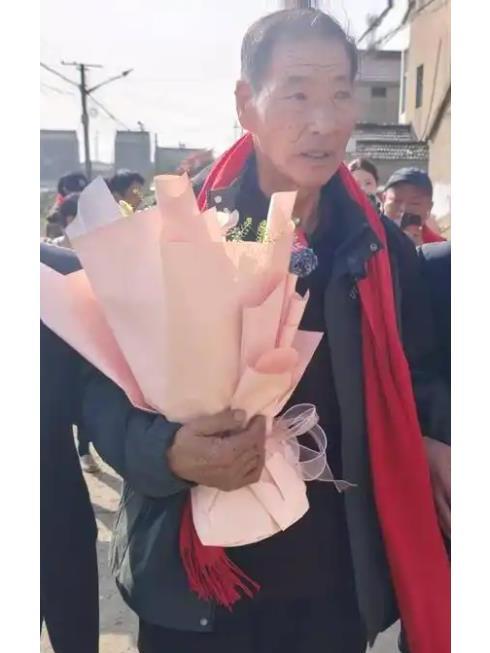 王鳳林(西烏珠穆沁旗個體經營戶) 王鳳林(西烏珠穆沁旗個體經營戶)