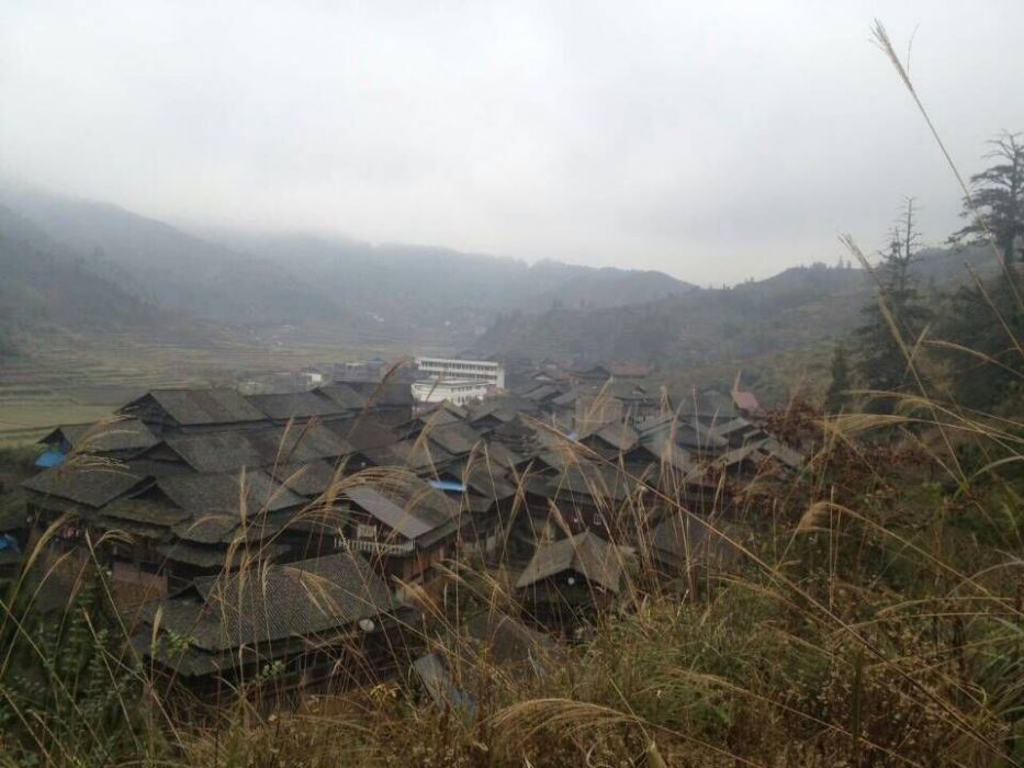 糯谷田村(雲南省昆明東川區銅都街道辦事處糯谷田村) 糯谷田村(雲南省昆明東川區銅都街道辦事處糯谷田村)