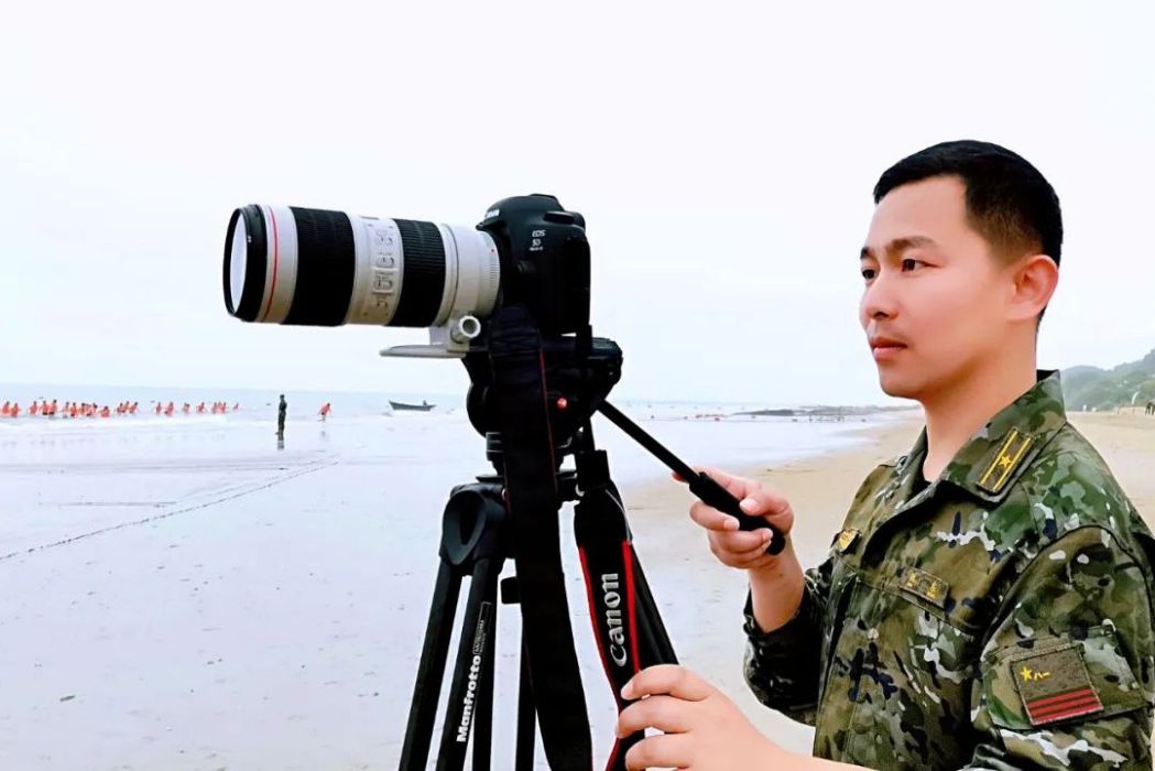 魏東(武警秦皇島支隊宣傳科科長) 魏東(武警秦皇島支隊宣傳科科長)