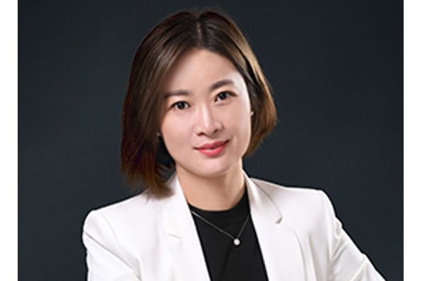 楊虹(西安邁科金屬國際集團有限公司公共關係中心總經理) 楊虹(西安邁科金屬國際集團有限公司公共關係中心總經理)