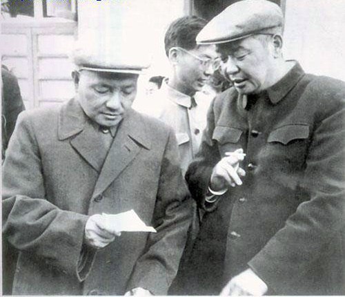 閻紅彥（右）與鄧小平