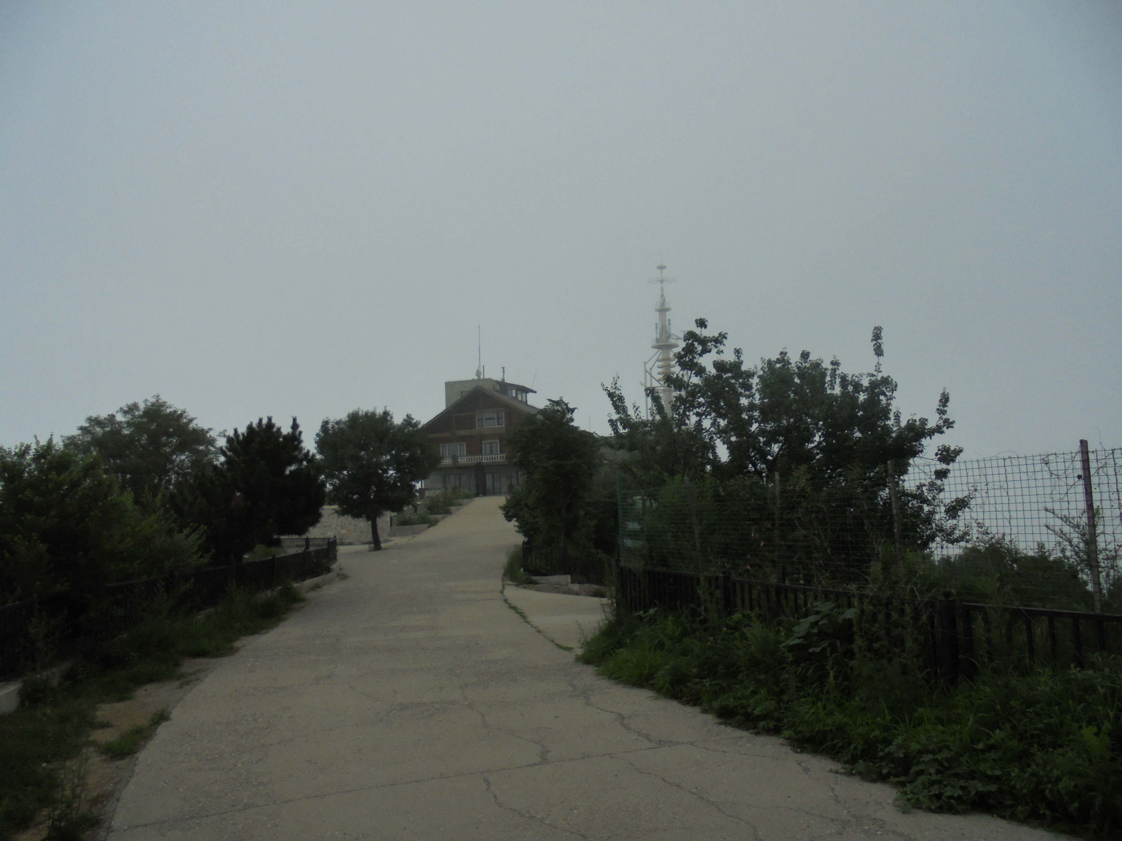 天寶山上的老望京塔