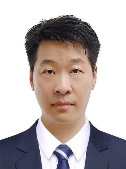 沈洋(山東省濟南高新技術產業開發區管理委員會投資促進部副部長) 沈洋(山東省濟南高新技術產業開發區管理委員會投資促進部副部長)