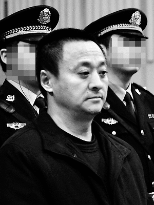 趙利明(重慶公安局公共運輸治安管理總隊原副總隊長) 趙利明(重慶公安局公共運輸治安管理總隊原副總隊長)