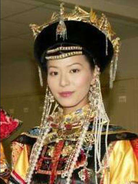皇后(《御用閒人》中由滕麗名飾演的皇后角色) 皇后(《御用閒人》中由滕麗名飾演的皇后角色)