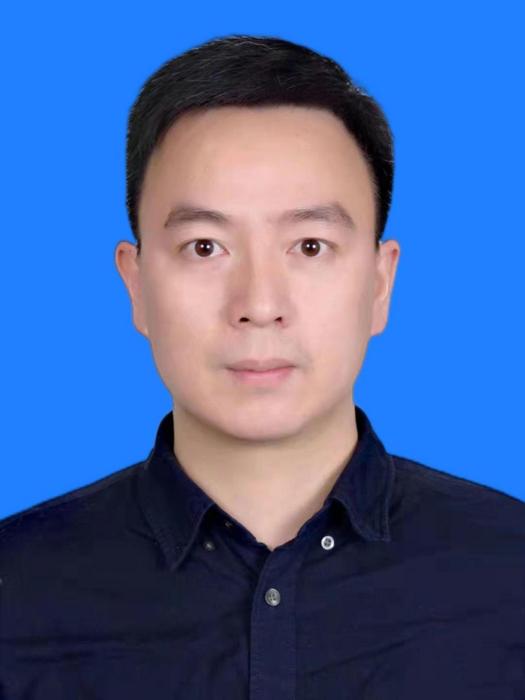 李雄偉(重慶市彭水苗族土家族自治縣交通局黨委委員、副局長) 李雄偉(重慶市彭水苗族土家族自治縣交通局黨委委員、副局長)