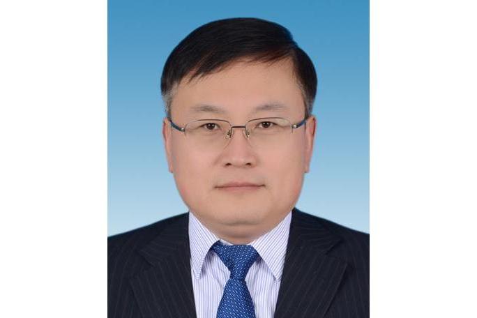 杜偉(山東航空學院黨委委員、副院長) 杜偉(山東航空學院黨委委員、副院長)