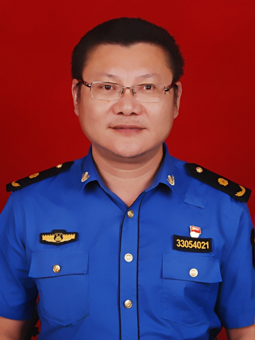 沈健(浙江省平湖市綜合行政執法局黨組成員、綜合執法隊隊長) 沈健(浙江省平湖市綜合行政執法局黨組成員、綜合執法隊隊長)