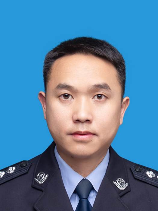 劉敏(貴州省黔東南州岑鞏縣公安局黨委委員、副局長、政治安全保衛大隊大隊長、二級警長)