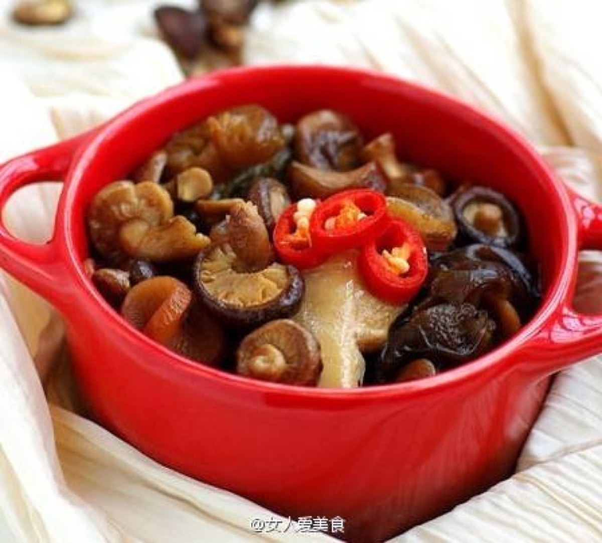 蘑菇高湯暖鍋