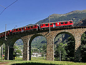 阿爾布拉-貝爾尼納的利西亞阿爾卑斯山鐵路