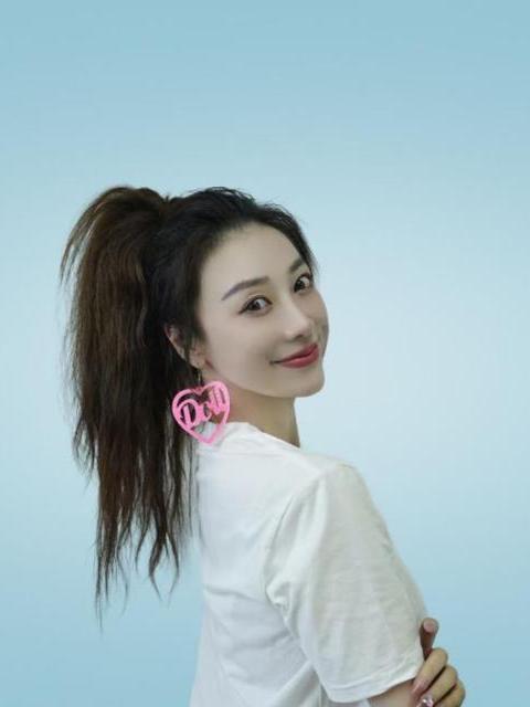 應瑛(杭州歌劇舞劇院二級演員、青年歌手) 應瑛(杭州歌劇舞劇院二級演員、青年歌手)