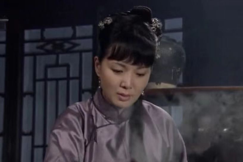 月娥(近代傳奇劇《十里香大酒坊》中的角色) 月娥(近代傳奇劇《十里香大酒坊》中的角色)