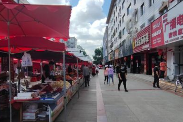 鶴崗路商業 鶴崗路商業