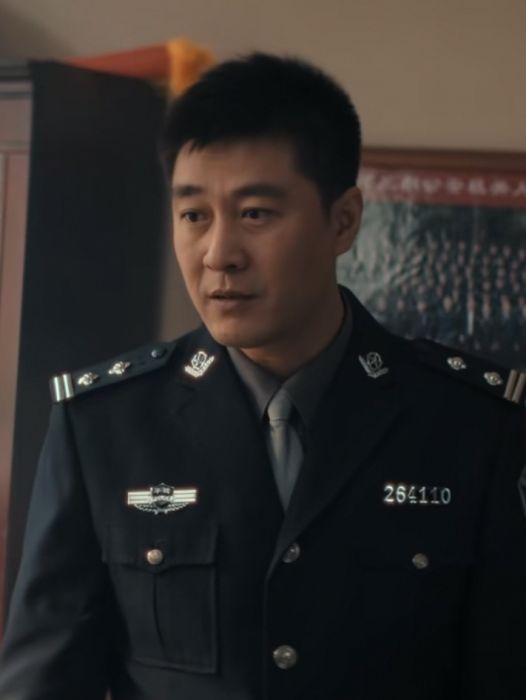 董旭(都市題材網路電影《二龍湖往事:黃金劫》中的角色) 董旭(都市題材網路電影《二龍湖往事:黃金劫》中的角色)