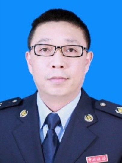 王興兵(四川省達州市大竹縣稅務局黨委委員、紀檢組長、三級主辦) 王興兵(四川省達州市大竹縣稅務局黨委委員、紀檢組長、三級主辦)