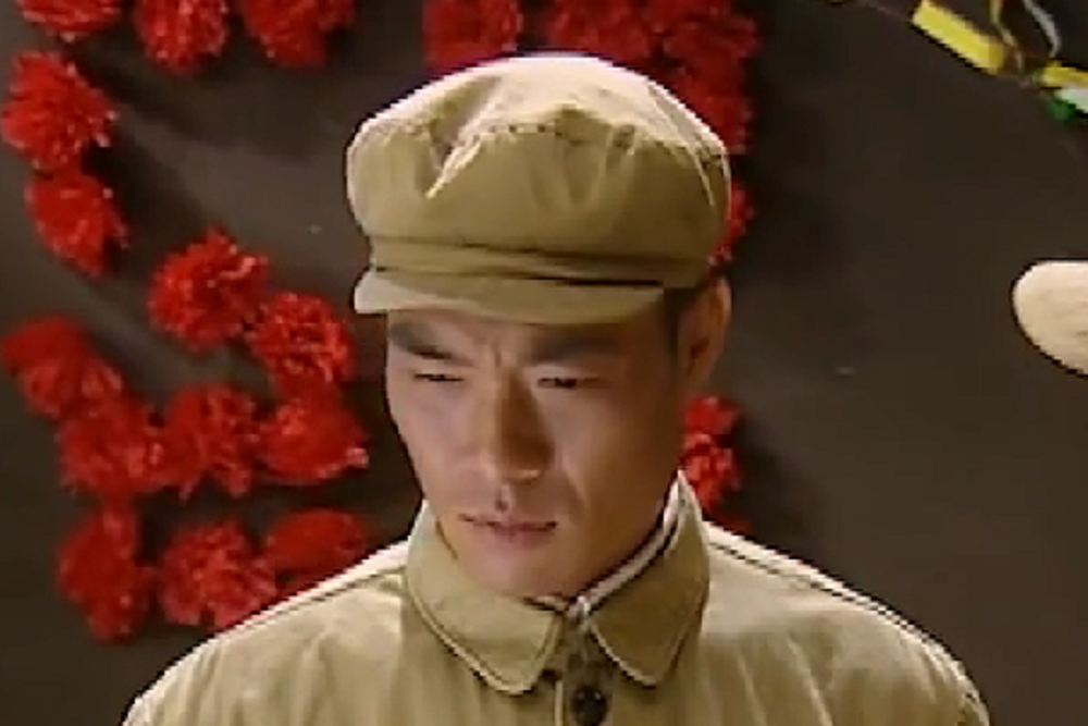 王朝剛(《戈壁母親》中由李君峰飾演的角色) 王朝剛(《戈壁母親》中由李君峰飾演的角色)