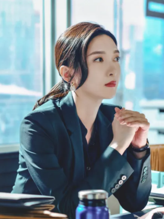 許婕(電視劇《女士的法則》的女主角) 許婕(電視劇《女士的法則》的女主角)