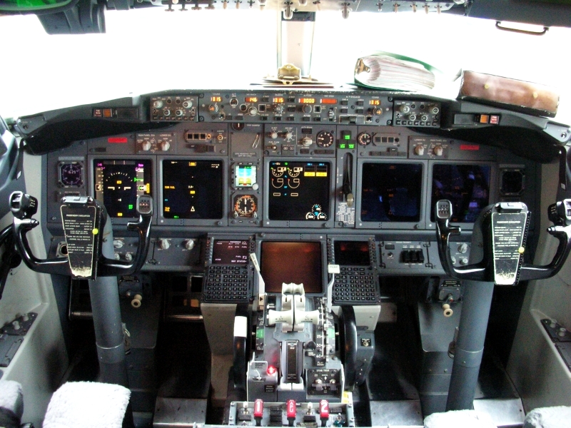 新一代波音737全數位化駕駛艙