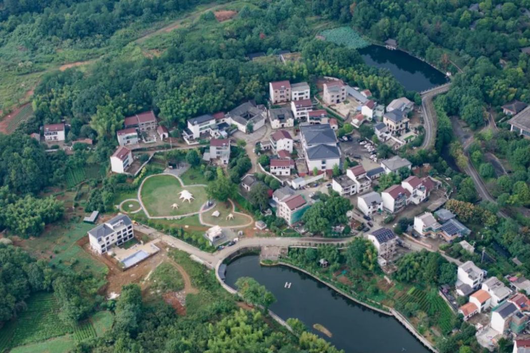 溫泉湖村 溫泉湖村