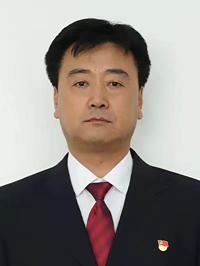 田鑫(四平市紀委市監委駐市公安局紀檢監察組組長、三級調研員) 田鑫(四平市紀委市監委駐市公安局紀檢監察組組長、三級調研員)