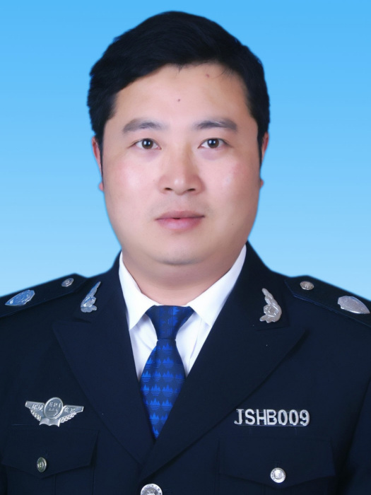 陳德華(湖北省恩施州生態環境局建始縣分局黨組成員、湖北省建始縣生態環境保護綜合執法大隊長) 陳德華(湖北省恩施州生態環境局建始縣分局黨組成員、湖北省建始縣生態環境保護綜合執法大隊長)
