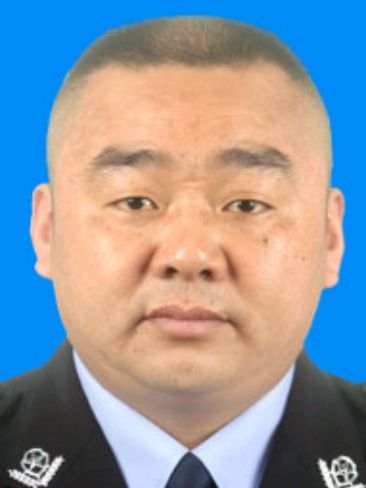 楊文東(四川省廣元市劍閣縣公安局黨委委員、政保大隊長) 楊文東(四川省廣元市劍閣縣公安局黨委委員、政保大隊長)