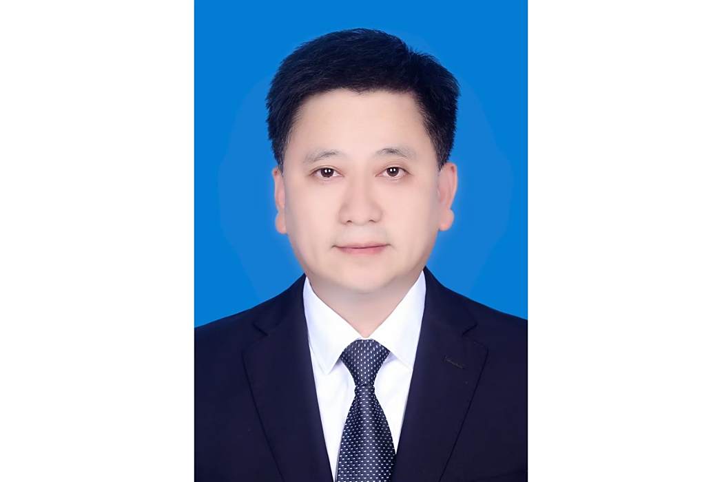 石松(貴州省遵義市餘慶縣人民政府黨組成員、副縣長) 石松(貴州省遵義市餘慶縣人民政府黨組成員、副縣長)