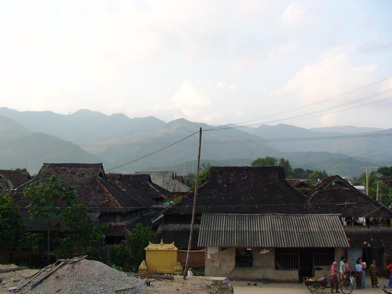 曼蚌村(南省西雙版納勐海縣打洛鎮打洛村委會下屬村)